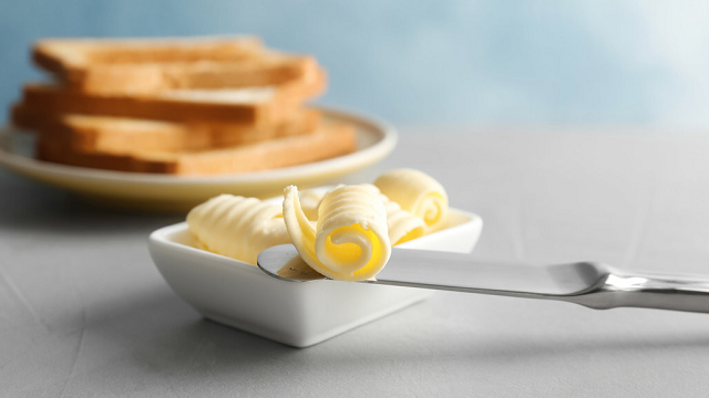 Knife holding margarine
